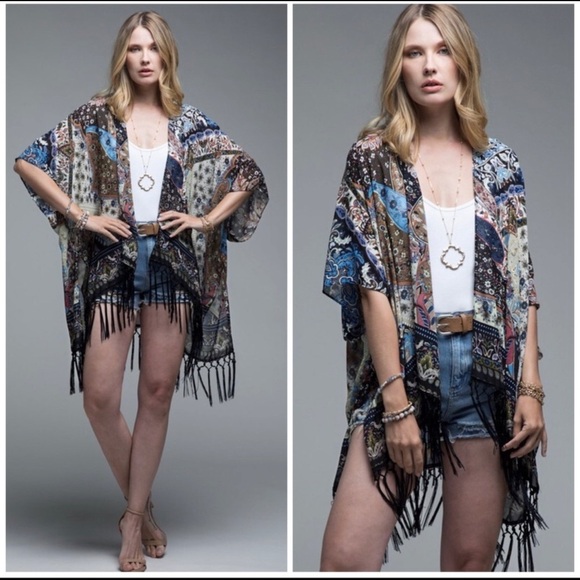 Paisley Print Fringe Short Kimono - Picture 5 of 6